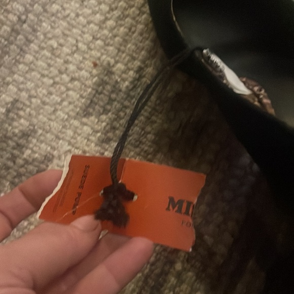 MISSONI SUEDE PUMPS, NWT - Picture 7 of 7